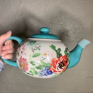 Pioneer woman tea pot